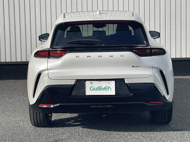 トヨタ クラウン スポーツ Z 千葉県 2024(令6)年 0.4万km プレシャスホワイトパール ワンオーナー/純正12.3インチナビ/(BT/ミラーキャスト/フルセグTV)/全周囲カメラ/ブラインドスポットモニター/置くだけ充電/パノラマルーフ/デジタルインナーミラー/トヨタプレミアムサウンドシステム/ハンズフリーパワーバックドア/衝突被害軽減システム/車線逸脱警報/追従付クルーズコントロール/レザーシート/横滑り防止装置/ビルトインETC2.0/アイドリングストップ/LEDヘッドライト/フォグランプ/オートライト/ウィンカーミラー/電動格納ミラー/純正21インチAW/シートヒーター/エアシート/プッシュスタート/スマートキー/フロアマット/スペアキー/取扱説明書/保証書