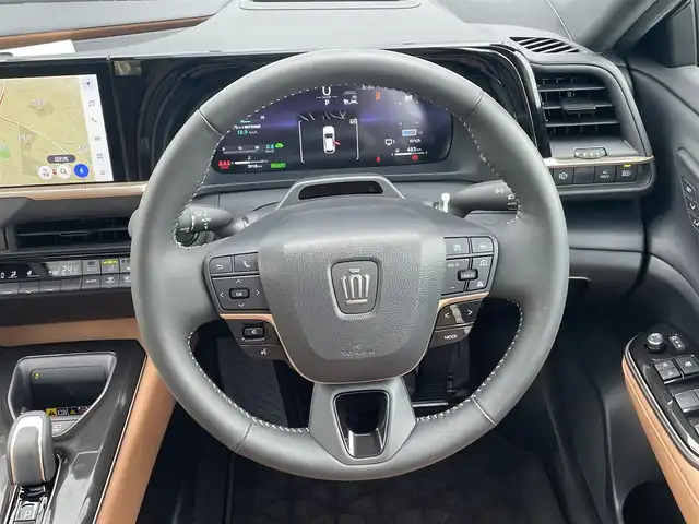 トヨタ クラウン スポーツ Z 千葉県 2024(令6)年 0.4万km プレシャスホワイトパール ワンオーナー/純正12.3インチナビ/(BT/ミラーキャスト/フルセグTV)/全周囲カメラ/ブラインドスポットモニター/置くだけ充電/パノラマルーフ/デジタルインナーミラー/トヨタプレミアムサウンドシステム/ハンズフリーパワーバックドア/衝突被害軽減システム/車線逸脱警報/追従付クルーズコントロール/レザーシート/横滑り防止装置/ビルトインETC2.0/アイドリングストップ/LEDヘッドライト/フォグランプ/オートライト/ウィンカーミラー/電動格納ミラー/純正21インチAW/シートヒーター/エアシート/プッシュスタート/スマートキー/フロアマット/スペアキー/取扱説明書/保証書