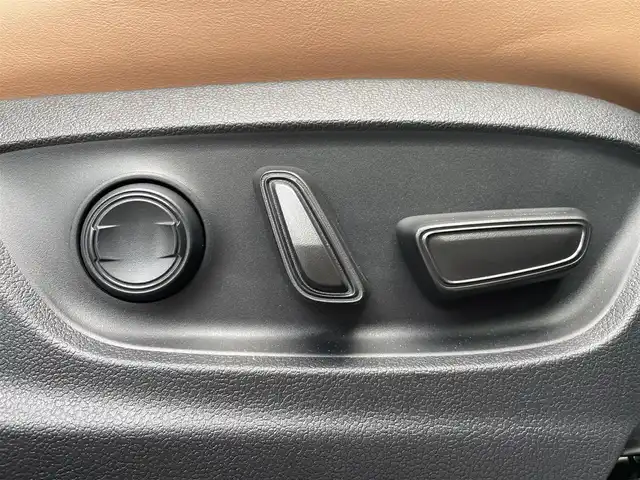 トヨタ クラウン スポーツ Z 千葉県 2024(令6)年 0.4万km プレシャスホワイトパール ワンオーナー/純正12.3インチナビ/(BT/ミラーキャスト/フルセグTV)/全周囲カメラ/ブラインドスポットモニター/置くだけ充電/パノラマルーフ/デジタルインナーミラー/トヨタプレミアムサウンドシステム/ハンズフリーパワーバックドア/衝突被害軽減システム/車線逸脱警報/追従付クルーズコントロール/レザーシート/横滑り防止装置/ビルトインETC2.0/アイドリングストップ/LEDヘッドライト/フォグランプ/オートライト/ウィンカーミラー/電動格納ミラー/純正21インチAW/シートヒーター/エアシート/プッシュスタート/スマートキー/フロアマット/スペアキー/取扱説明書/保証書
