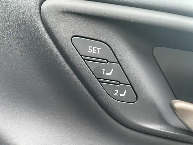 トヨタ クラウン スポーツ Z 千葉県 2024(令6)年 0.4万km プレシャスホワイトパール ワンオーナー/純正12.3インチナビ/(BT/ミラーキャスト/フルセグTV)/全周囲カメラ/ブラインドスポットモニター/置くだけ充電/パノラマルーフ/デジタルインナーミラー/トヨタプレミアムサウンドシステム/ハンズフリーパワーバックドア/衝突被害軽減システム/車線逸脱警報/追従付クルーズコントロール/レザーシート/横滑り防止装置/ビルトインETC2.0/アイドリングストップ/LEDヘッドライト/フォグランプ/オートライト/ウィンカーミラー/電動格納ミラー/純正21インチAW/シートヒーター/エアシート/プッシュスタート/スマートキー/フロアマット/スペアキー/取扱説明書/保証書