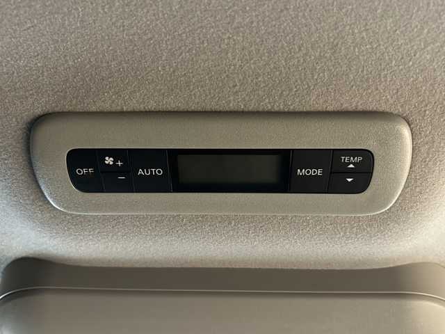 日産 エルグランド 岐阜県 2018(平30)年 9.2万km ブリリアントホワイトパール 純正ナビゲーション/フリップダウンモニター/両側パワースライドドア/バックモニター/フルセグテレビ/Bluetooth/Blu-ray再生/CD再生/ETC/ドライブレコーダー/プッシュスタート/スマートキー/純正フロアマット/純正アルミホイール/LEDヘッドライト/オートライト/コーナーセンサー