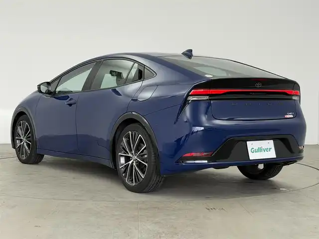 トヨタ プリウス Z 愛知県 2023(令5)年 1.6万km ダークブルー 純正12．3型ディスプレイオーディオ/（BT/TV/CD/AM/FM/miracast）/全方位カメラ/トヨタセーフティセンス/・プリクラッシュセーフティ/・レーダークルーズコントロール/・オートハイビーム/・レーントレーシングアシスト/BSM/メモリ付パワーシート/レザーシート/シートヒーター/エアシート/ハンドルヒーター/パワーバックドア/ビルトイン2.0ETC/デジタルインナーミラー/AC100V/オートホールド/LEDライト