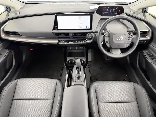 トヨタ プリウス Z 愛知県 2023(令5)年 1.6万km ダークブルー 純正12．3型ディスプレイオーディオ/（BT/TV/CD/AM/FM/miracast）/全方位カメラ/トヨタセーフティセンス/・プリクラッシュセーフティ/・レーダークルーズコントロール/・オートハイビーム/・レーントレーシングアシスト/BSM/メモリ付パワーシート/レザーシート/シートヒーター/エアシート/ハンドルヒーター/パワーバックドア/ビルトイン2.0ETC/デジタルインナーミラー/AC100V/オートホールド/LEDライト