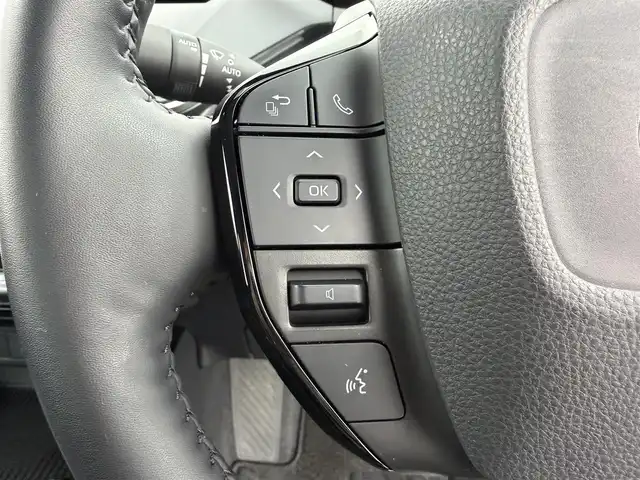 トヨタ プリウス Z 愛知県 2023(令5)年 1.6万km ダークブルー 純正12．3型ディスプレイオーディオ/（BT/TV/CD/AM/FM/miracast）/全方位カメラ/トヨタセーフティセンス/・プリクラッシュセーフティ/・レーダークルーズコントロール/・オートハイビーム/・レーントレーシングアシスト/BSM/メモリ付パワーシート/レザーシート/シートヒーター/エアシート/ハンドルヒーター/パワーバックドア/ビルトイン2.0ETC/デジタルインナーミラー/AC100V/オートホールド/LEDライト