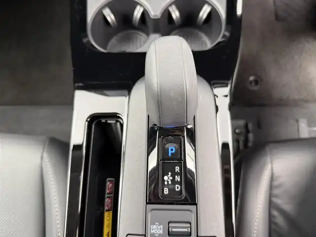 トヨタ プリウス Z 愛知県 2023(令5)年 1.6万km ダークブルー 純正12．3型ディスプレイオーディオ/（BT/TV/CD/AM/FM/miracast）/全方位カメラ/トヨタセーフティセンス/・プリクラッシュセーフティ/・レーダークルーズコントロール/・オートハイビーム/・レーントレーシングアシスト/BSM/メモリ付パワーシート/レザーシート/シートヒーター/エアシート/ハンドルヒーター/パワーバックドア/ビルトイン2.0ETC/デジタルインナーミラー/AC100V/オートホールド/LEDライト