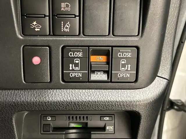 トヨタ ヴォクシー ZS 煌 埼玉県 2018(平30)年 4.1万km ホワイトパールクリスタルシャイン トヨタセーフティセンス/純正10インチナビ /　　CD/DVD/BT/フルセグTV/バックカメラ/両側パワースライドドア/クルーズコントロール/LEDオートライト/純正16インチAW/ステアリングスイッチ/アイドリングストップ/プッシュスタート/ETC/禁煙車