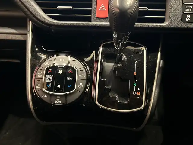 トヨタ ヴォクシー ZS 煌 埼玉県 2018(平30)年 4.1万km ホワイトパールクリスタルシャイン トヨタセーフティセンス/純正10インチナビ /　　CD/DVD/BT/フルセグTV/バックカメラ/両側パワースライドドア/クルーズコントロール/LEDオートライト/純正16インチAW/ステアリングスイッチ/アイドリングストップ/プッシュスタート/ETC/禁煙車