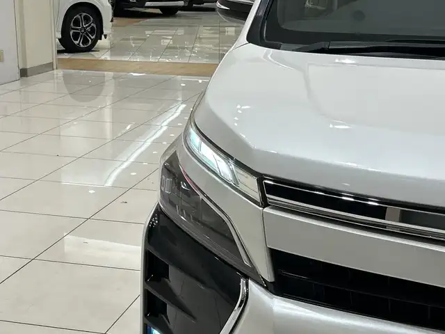 トヨタ ヴォクシー ZS 煌 埼玉県 2018(平30)年 4.1万km ホワイトパールクリスタルシャイン トヨタセーフティセンス/純正10インチナビ /　　CD/DVD/BT/フルセグTV/バックカメラ/両側パワースライドドア/クルーズコントロール/LEDオートライト/純正16インチAW/ステアリングスイッチ/アイドリングストップ/プッシュスタート/ETC/禁煙車