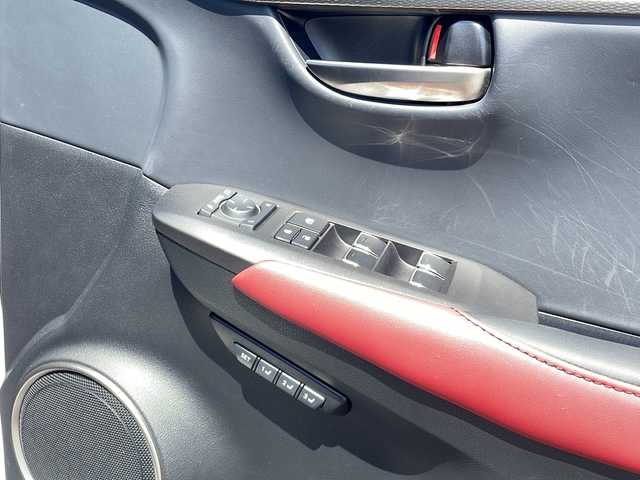 レクサス ＮＸ 300 Fスポーツ 富山県 2019(令1)年 7.5万km ホワイトノーヴァガラスフレーク 4WD/サンルーフ/三眼LEDヘッドライト/衝突被害軽減ブレーキ/レーダークルーズコントロール/レーンキープアシスト/クリアランスソナー/パノラミックビューモニター/ブラインドスポットモニター/パワーバックドア/シートベンチレーション/ステアリングヒーター/センターデフロック/純正ナビ/フルセグ/Miracast/Bluetooth/ETC2.0/ドライブレコーダー/純正エンジンスターター/スペアキー