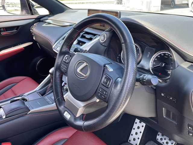 レクサス ＮＸ 300 Fスポーツ 富山県 2019(令1)年 7.5万km ホワイトノーヴァガラスフレーク 4WD/サンルーフ/三眼LEDヘッドライト/衝突被害軽減ブレーキ/レーダークルーズコントロール/レーンキープアシスト/クリアランスソナー/パノラミックビューモニター/ブラインドスポットモニター/パワーバックドア/シートベンチレーション/ステアリングヒーター/センターデフロック/純正ナビ/フルセグ/Miracast/Bluetooth/ETC2.0/ドライブレコーダー/純正エンジンスターター/スペアキー