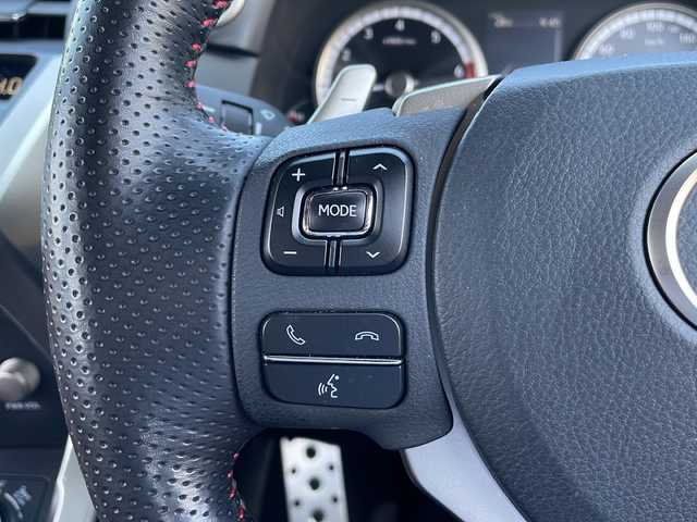 レクサス ＮＸ 300 Fスポーツ 富山県 2019(令1)年 7.5万km ホワイトノーヴァガラスフレーク 4WD/サンルーフ/三眼LEDヘッドライト/衝突被害軽減ブレーキ/レーダークルーズコントロール/レーンキープアシスト/クリアランスソナー/パノラミックビューモニター/ブラインドスポットモニター/パワーバックドア/シートベンチレーション/ステアリングヒーター/センターデフロック/純正ナビ/フルセグ/Miracast/Bluetooth/ETC2.0/ドライブレコーダー/純正エンジンスターター/スペアキー