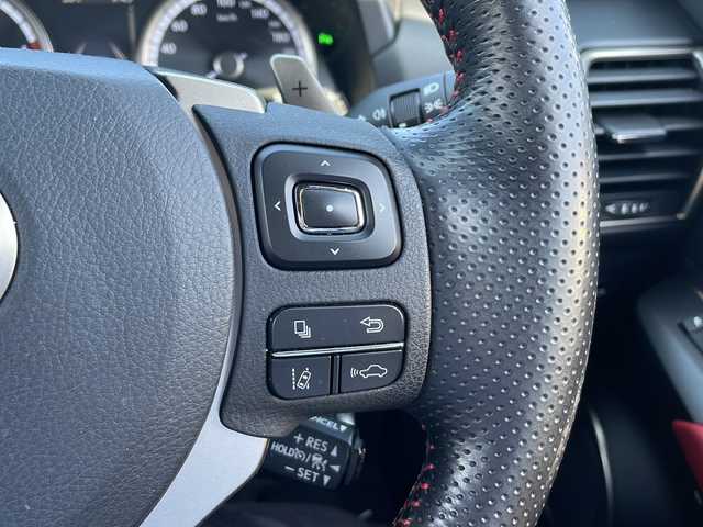 レクサス ＮＸ 300 Fスポーツ 富山県 2019(令1)年 7.5万km ホワイトノーヴァガラスフレーク 4WD/サンルーフ/三眼LEDヘッドライト/衝突被害軽減ブレーキ/レーダークルーズコントロール/レーンキープアシスト/クリアランスソナー/パノラミックビューモニター/ブラインドスポットモニター/パワーバックドア/シートベンチレーション/ステアリングヒーター/センターデフロック/純正ナビ/フルセグ/Miracast/Bluetooth/ETC2.0/ドライブレコーダー/純正エンジンスターター/スペアキー