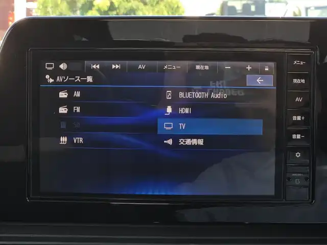 日産 セレナ ハイウェイスター V 鹿児島県 2023(令5)年 2万km 赤 プロパイロット　/純正ナビ　/ＥＴＣ　/両側パワースライドドア　/前後コーナーセンサー　/前方ドライブレコーダー　/Ｂｌｕｅｔｏｏｔｈオーディオ　/フルセグテレビ　/バックカメラ/LEDヘッドライト/横滑り防止装置/レーンキープアシスト/プッシュスタート/スマートキー/エアバッグ(W+サイド)/カーテンエアバッグ/純正アルミホイール(16インチ)