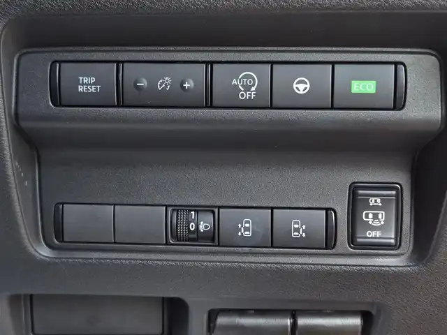 日産 セレナ ハイウェイスター V 鹿児島県 2023(令5)年 2万km 赤 プロパイロット　/純正ナビ　/ＥＴＣ　/両側パワースライドドア　/前後コーナーセンサー　/前方ドライブレコーダー　/Ｂｌｕｅｔｏｏｔｈオーディオ　/フルセグテレビ　/バックカメラ/LEDヘッドライト/横滑り防止装置/レーンキープアシスト/プッシュスタート/スマートキー/エアバッグ(W+サイド)/カーテンエアバッグ/純正アルミホイール(16インチ)