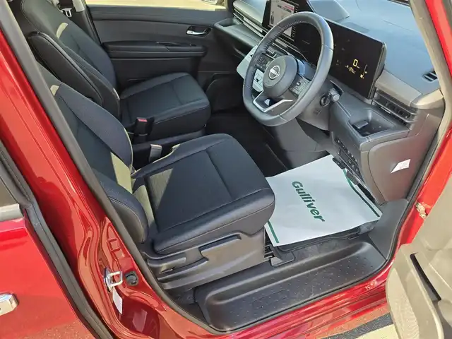 日産 セレナ ハイウェイスター V 鹿児島県 2023(令5)年 2万km 赤 プロパイロット　/純正ナビ　/ＥＴＣ　/両側パワースライドドア　/前後コーナーセンサー　/前方ドライブレコーダー　/Ｂｌｕｅｔｏｏｔｈオーディオ　/フルセグテレビ　/バックカメラ/LEDヘッドライト/横滑り防止装置/レーンキープアシスト/プッシュスタート/スマートキー/エアバッグ(W+サイド)/カーテンエアバッグ/純正アルミホイール(16インチ)