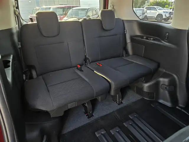 日産 セレナ ハイウェイスター V 鹿児島県 2023(令5)年 2万km 赤 プロパイロット　/純正ナビ　/ＥＴＣ　/両側パワースライドドア　/前後コーナーセンサー　/前方ドライブレコーダー　/Ｂｌｕｅｔｏｏｔｈオーディオ　/フルセグテレビ　/バックカメラ/LEDヘッドライト/横滑り防止装置/レーンキープアシスト/プッシュスタート/スマートキー/エアバッグ(W+サイド)/カーテンエアバッグ/純正アルミホイール(16インチ)