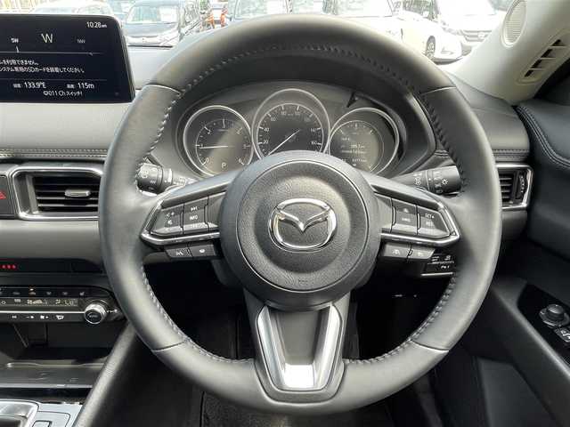 マツダ ＣＸ－５ XD プロアクティブ 岡山県 2022(令4)年 3.4万km スノーフレイクホワイトパールマイカ PRO-XROSS　STYLE　スキッドプレート付き/サイドガーニッシュセット　シルバーモール付き/マツダコネクトナビ/FM、AM、USB、Bluetooth、フルセグTV/Apple　Carplay、Android　Auto/全方位カメラ/レーダークルーズコントロール/純正ETC/純正ドライブレコーダー【前後】/パワーシート【D席】/運転席メモリーシート/パドルシフト/ステアリングヒーター/シートヒーター【D＋N席】/電動リアゲート/プッシュスタート/スペアキー1本/純正フロアマット/純正アルミホイール/LEDヘッドライト/パドルシフト/ステアリングヒーター/コーナーセンサー【前後】/レーンキープアシスト/盗難防止装置/衝突被害軽減システム/エアバック【W＋サイド＋カーテン】/ウインカーミラー/ドアバイザー/取扱説明書