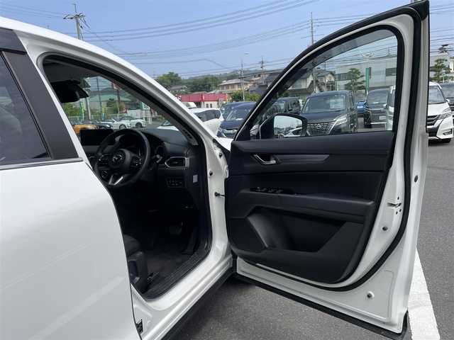 マツダ ＣＸ－５ XD プロアクティブ 岡山県 2022(令4)年 3.4万km スノーフレイクホワイトパールマイカ PRO-XROSS　STYLE　スキッドプレート付き/サイドガーニッシュセット　シルバーモール付き/マツダコネクトナビ/FM、AM、USB、Bluetooth、フルセグTV/Apple　Carplay、Android　Auto/全方位カメラ/レーダークルーズコントロール/純正ETC/純正ドライブレコーダー【前後】/パワーシート【D席】/運転席メモリーシート/パドルシフト/ステアリングヒーター/シートヒーター【D＋N席】/電動リアゲート/プッシュスタート/スペアキー1本/純正フロアマット/純正アルミホイール/LEDヘッドライト/パドルシフト/ステアリングヒーター/コーナーセンサー【前後】/レーンキープアシスト/盗難防止装置/衝突被害軽減システム/エアバック【W＋サイド＋カーテン】/ウインカーミラー/ドアバイザー/取扱説明書