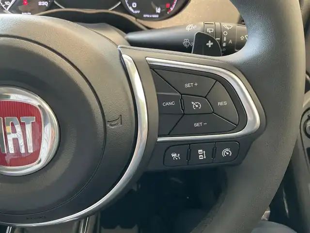 フィアット ５００Ｘ クロス 熊本県 2022(令4)年 1.3万km BIANCO GHIACCIO ・スマートキー/・プッシュスタート/・レーンアシスト/・パークアシスト/・クルーズコントロール(追従式)/・ハーフレザーシート/・前席パワーシート/・前席シートヒーター /・社外メモリナビ/　【DVD・Bluetooth・SD・USB・HDMI・MSV】/・フルセグTV/・バックカメラ/・フォグランプ/・純正マット