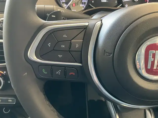 フィアット ５００Ｘ クロス 熊本県 2022(令4)年 1.3万km BIANCO GHIACCIO ・スマートキー/・プッシュスタート/・レーンアシスト/・パークアシスト/・クルーズコントロール(追従式)/・ハーフレザーシート/・前席パワーシート/・前席シートヒーター /・社外メモリナビ/　【DVD・Bluetooth・SD・USB・HDMI・MSV】/・フルセグTV/・バックカメラ/・フォグランプ/・純正マット
