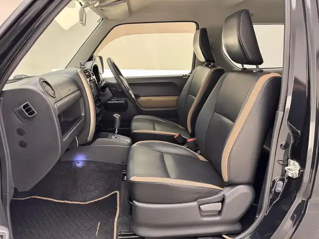 スズキ ジムニー ランドベンチャー 兵庫県 2016(平28)年 5.7万km ブルーイッシュブラックパール3 社外ナビ（ＤＶＤ／ＳＤ／ＢＴ／ワンセグ）/純正ＡＷ16インチ/純正フロアマット/シートヒーター（Ｄ席）/合皮シート/背面タイヤ/４ＷＤ/フォグランプ/電動格納ミラー/ウインカーミラー