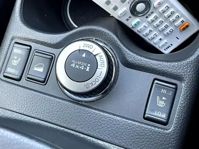 日産 エクストレイル 20X エマージェンシーブレーキ 群馬県 2016(平28)年 7.2万km ダイヤモンドブラック 4WD/ワンオーナー/純正9型ナビ(MM516D-L)/CD・DVD・BT・フルセグ/バックカメラ/ビルトインETC/前席シートヒーター/横滑り防止装置/レーンキープアシスト/衝突軽減ブレーキ/アイドリングストップ/LEDヘッドランプ/純正アルミホイール/純正フロアマット/取説・保証書/スマートキー×2