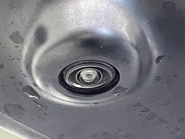 日産 リーフ X Vセレクション 愛知県 2023(令5)年 2万km ステルスグレー/スーパーブラック 純正メモリナビ/・AM/FM/Bluetooth/・フルセグテレビ/プロパイロット/・インテリジェントクルーズコントロール/・後側方衝突防止支援システム/・車線逸脱防止システム/衝突軽減システム/後退時車両検知警報/全方位カメラ/ふらつき警報/即充電スイッチ/充電ポートリッドオープナーススイッチ/ビルトインETC2.0/ドライブレコーダー/ステアリングヒーター/シートヒーター（D席+N席）/LEDヘッドライト/純正17インチアルミホイル/オートエアコン/オートライト/プッシュスタートボタン/スマートキー/電格ミラー/純正フロアマット/保証書/取扱説明書