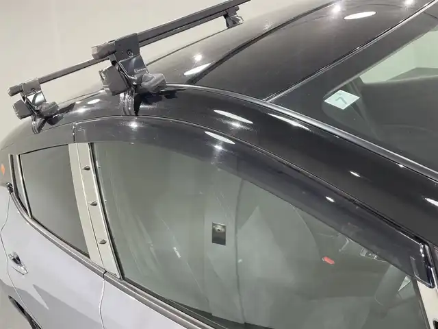 日産 リーフ X Vセレクション 愛知県 2023(令5)年 2万km ステルスグレー/スーパーブラック 純正メモリナビ/・AM/FM/Bluetooth/・フルセグテレビ/プロパイロット/・インテリジェントクルーズコントロール/・後側方衝突防止支援システム/・車線逸脱防止システム/衝突軽減システム/後退時車両検知警報/全方位カメラ/ふらつき警報/即充電スイッチ/充電ポートリッドオープナーススイッチ/ビルトインETC2.0/ドライブレコーダー/ステアリングヒーター/シートヒーター（D席+N席）/LEDヘッドライト/純正17インチアルミホイル/オートエアコン/オートライト/プッシュスタートボタン/スマートキー/電格ミラー/純正フロアマット/保証書/取扱説明書