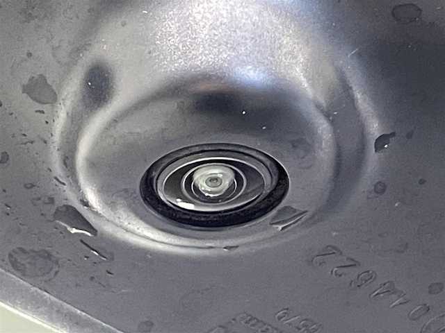 日産 リーフ X Vセレクション 福岡県 2023(令5)年 2万km ステルスグレー/スーパーブラック 純正メモリナビ/・AM/FM/Bluetooth/・フルセグテレビ/プロパイロット/・インテリジェントクルーズコントロール/・後側方衝突防止支援システム/・車線逸脱防止システム/衝突軽減システム/後退時車両検知警報/全方位カメラ/ふらつき警報/即充電スイッチ/充電ポートリッドオープナーススイッチ/ビルトインETC2.0/ドライブレコーダー/ステアリングヒーター/シートヒーター（D席+N席）/LEDヘッドライト/純正17インチアルミホイル/オートエアコン/オートライト/プッシュスタートボタン/スマートキー/電格ミラー/純正フロアマット/保証書/取扱説明書