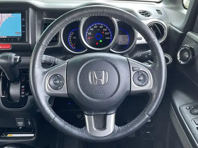 ホンダ Ｎ ＢＯＸ スラッシュ X 島根県 2015(平27)年 8.2万km スマートブラック CTBA/純正ナビ/CD/DVD/DTV/Bluetooth/バックカメラ/シートヒーター /クルーズコントロール/ステアリングスイッチ/ステアリングヒーター/サウンドマッピングシステム/ストリートロッドスタイルパッケージ/カラードディッシュホイール（黒14SPホイール）/スマートキー/スペアキー /プッシュスタート /HIDオートライト/純正フロアマット/ドアバイザー/ETC