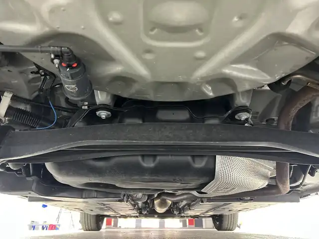 トヨタ ヤリス ハイブリッド Z 愛知県 2024(令6)年 2.7万km プラチナホワイトパールマイカ 禁煙車/純正8インチナビ/（Bluetooth/USB/AM/FM/Miracast)/バックカメラ/AC100V電源/トヨタセーフティセンス/・プリクラッシュセーフティ/・レーントレーシングアシスト/・レーダークルーズコントロール(全車速追従機能)/・オートマチックハイビーム/・ロードサインアシスト/・先行車発進告知機能/・ブラインドスポットモニター/ETC/シートヒーター/ステアリングヒーター/スマートキー/スペアキー1本/プッシュスタート/横滑り防止装置