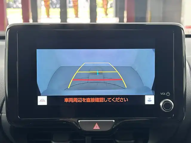トヨタ ヤリス ハイブリッド Z 愛知県 2024(令6)年 2.7万km プラチナホワイトパールマイカ 禁煙車/純正8インチナビ/（Bluetooth/USB/AM/FM/Miracast)/バックカメラ/AC100V電源/トヨタセーフティセンス/・プリクラッシュセーフティ/・レーントレーシングアシスト/・レーダークルーズコントロール(全車速追従機能)/・オートマチックハイビーム/・ロードサインアシスト/・先行車発進告知機能/・ブラインドスポットモニター/ETC/シートヒーター/ステアリングヒーター/スマートキー/スペアキー1本/プッシュスタート/横滑り防止装置