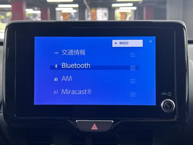 トヨタ ヤリス ハイブリッド Z 愛知県 2024(令6)年 2.7万km プラチナホワイトパールマイカ 禁煙車/純正8インチナビ/（Bluetooth/USB/AM/FM/Miracast)/バックカメラ/AC100V電源/トヨタセーフティセンス/・プリクラッシュセーフティ/・レーントレーシングアシスト/・レーダークルーズコントロール(全車速追従機能)/・オートマチックハイビーム/・ロードサインアシスト/・先行車発進告知機能/・ブラインドスポットモニター/ETC/シートヒーター/ステアリングヒーター/スマートキー/スペアキー1本/プッシュスタート/横滑り防止装置