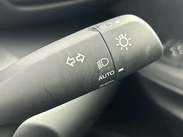 トヨタ ヤリス ハイブリッド Z 愛知県 2024(令6)年 2.7万km プラチナホワイトパールマイカ 禁煙車/純正8インチナビ/（Bluetooth/USB/AM/FM/Miracast)/バックカメラ/AC100V電源/トヨタセーフティセンス/・プリクラッシュセーフティ/・レーントレーシングアシスト/・レーダークルーズコントロール(全車速追従機能)/・オートマチックハイビーム/・ロードサインアシスト/・先行車発進告知機能/・ブラインドスポットモニター/ETC/シートヒーター/ステアリングヒーター/スマートキー/スペアキー1本/プッシュスタート/横滑り防止装置