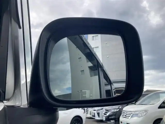 スズキ スペーシア カスタム HYBRID XS ターボ 静岡県 2018(平30)年 5.1万km スチールシルバーM スズキセーフティサポート/純正8インチナビ(CN-RZ843)/　AM FM CD DVD Bluetooth USB SD/ETC/LEDオートヘッドランプ/レーダークルーズコントロール/ハーフレザーシート/シートヒーター(運転席)/両側パワースライドドア/リアクリアランスソナー/純正15インチアルミホイール/スマートキー＆プッシュスタート/パドルシフト/リアサンシェード/フルセグTV/バックモニター