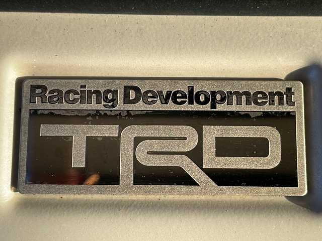 トヨタ ランドクルーザー プラド TX Lパッケージ 茨城県 2020(令2)年 7.1万km ホワイトパールクリスタルシャイン TRDエアロ フロント サイド リアアンダー/Toyota Safety Sense/Grgoセキュリティシステム/純正9インチSDナビ/Bluetooth フルセグTV CD DVD/バックカメラ/プリクラッシュセーフティ/レーンディパーチャーアラート/オートマチックハイビーム/レーダークルーズコントロール/４WD/本革シート/シートベンチレーション/LEDオートヘッドライト/フロントフォグランプ/ビルトインETC2.0