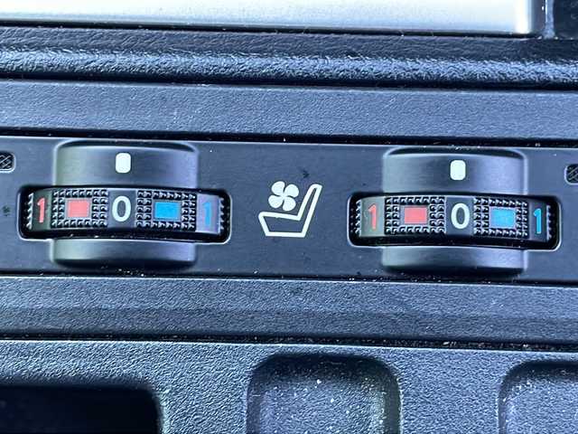 トヨタ ランドクルーザー プラド TX Lパッケージ 茨城県 2020(令2)年 7.1万km ホワイトパールクリスタルシャイン TRDエアロ フロント サイド リアアンダー/Toyota Safety Sense/Grgoセキュリティシステム/純正9インチSDナビ/Bluetooth フルセグTV CD DVD/バックカメラ/プリクラッシュセーフティ/レーンディパーチャーアラート/オートマチックハイビーム/レーダークルーズコントロール/４WD/本革シート/シートベンチレーション/LEDオートヘッドライト/フロントフォグランプ/ビルトインETC2.0