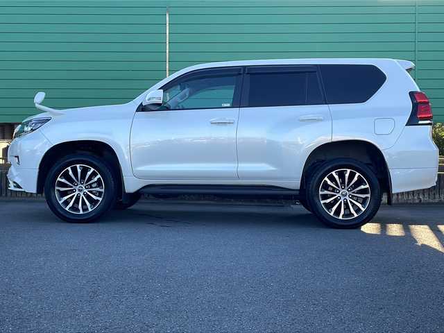 トヨタ ランドクルーザー プラド TX Lパッケージ 茨城県 2020(令2)年 7.1万km ホワイトパールクリスタルシャイン TRDエアロ フロント サイド リアアンダー/Toyota Safety Sense/Grgoセキュリティシステム/純正9インチSDナビ/Bluetooth フルセグTV CD DVD/バックカメラ/プリクラッシュセーフティ/レーンディパーチャーアラート/オートマチックハイビーム/レーダークルーズコントロール/４WD/本革シート/シートベンチレーション/LEDオートヘッドライト/フロントフォグランプ/ビルトインETC2.0
