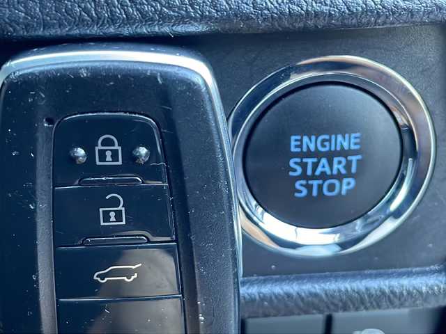 トヨタ ランドクルーザー プラド TX Lパッケージ 茨城県 2020(令2)年 7.1万km ホワイトパールクリスタルシャイン TRDエアロ フロント サイド リアアンダー/Toyota Safety Sense/Grgoセキュリティシステム/純正9インチSDナビ/Bluetooth フルセグTV CD DVD/バックカメラ/プリクラッシュセーフティ/レーンディパーチャーアラート/オートマチックハイビーム/レーダークルーズコントロール/４WD/本革シート/シートベンチレーション/LEDオートヘッドライト/フロントフォグランプ/ビルトインETC2.0