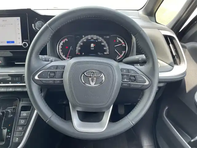 トヨタ ヴォクシー S－Z 熊本県 2024(令6)年 1.6万km アティチュードブラックマイカ 純正ディスプレイオーディオ/・ナビキット/・BT/AM/FM/トヨタセーフティーセンス/・プリクラッシュセーフティー/・横滑り防止/・レーントレーシングアシスト/・レーダークルーズコントロール/・オートハイビーム/・ロードサインアシスト/・フロントクロストラフィックアラート/・先行車発進お知らせ機能/・プロアクティブドライビングアシスト/ハーフレザーシート/Ｄ/Nシートヒーター/電子パーキング/オートブレーキホールド/両側パワースライドドア/ビルトインEＴＣ２．０/前方ドラレコ（KENWOOD DRV-350)/革巻きステアリング/・ステアリングリモコン/左右独立エアコン/後席オートエアコン/ロールサンシェード/電動格納ミラー/ヘッドライトレベライザー/純正アルミホイール/プッシュスタート/スマートキー