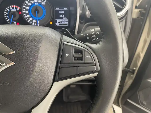 スズキ クロスビー HYBRID MZ 滋賀県 2019(平31)年 5.9万km キャラバンアイボリーパールメタリック/ブラック 2トーンルーフ 純正8型ナビ【CD/DVD/SD/Bluetooth/フルセグ】/デュアルセンサーブレーキサポート/シートヒーター/ドライブレコーダー/アイドリングストップ/パドルシフト/ステアリングリモコン/オートライト/LEDヘッドライト/スマートキー/スペアキー