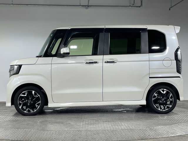 ホンダ Ｎ ＢＯＸ カスタム G L ターボ ホンダセンシング 神奈川県 2017(平29)年 6.6万km プレミアムホワイトパールⅡ ターボ/社外7型メモリーナビゲーション【AVIC-RZ800】/フルセグ　CD DVD　Bluetooth　SD/バックカメラ/両側電動スライドドア/ホンダセンシング/衝突軽減ブレーキ/誤発進抑制機能/後方誤発進抑制機能/歩行者事故低減ステアリング/先行車発進お知らせ機能/アダブティブクルーズコントロール/車線維持支援システム/オートハイビーム/標識認識機能/路外逸脱抑制k伊能/革巻きステアリング/ステチルトステアリング/ステアリングスイッチ/ハーフレザーシート/ビルトインETC/USB電源ソケット/プッシュスタート/スマートキー/LEDヘッドライト/オートライト/フロントフォグランプ/純正リアスポイラー/純正15インチアルミホイール