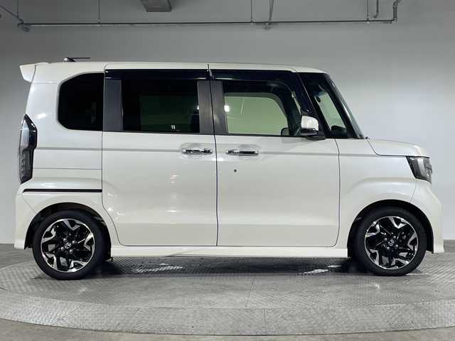 ホンダ Ｎ ＢＯＸ カスタム G L ターボ ホンダセンシング 神奈川県 2017(平29)年 6.6万km プレミアムホワイトパールⅡ ターボ/社外7型メモリーナビゲーション【AVIC-RZ800】/フルセグ　CD DVD　Bluetooth　SD/バックカメラ/両側電動スライドドア/ホンダセンシング/衝突軽減ブレーキ/誤発進抑制機能/後方誤発進抑制機能/歩行者事故低減ステアリング/先行車発進お知らせ機能/アダブティブクルーズコントロール/車線維持支援システム/オートハイビーム/標識認識機能/路外逸脱抑制k伊能/革巻きステアリング/ステチルトステアリング/ステアリングスイッチ/ハーフレザーシート/ビルトインETC/USB電源ソケット/プッシュスタート/スマートキー/LEDヘッドライト/オートライト/フロントフォグランプ/純正リアスポイラー/純正15インチアルミホイール