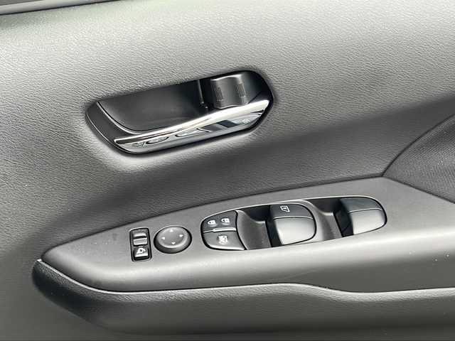 日産 セレナ ハイウェイスターVセレクションⅡ 福岡県 2019(平31)年 3万km ブリリアントホワイトパール 純正7インチSDナビ/CD/DVD再生機能有/Bluetooth/全周囲カメラ/両側パワースライドドア/クルーズコントロール/11インチフリップダウンモニター/純正アルミホイール/セーフティパックA/LEDヘッドライト/純正フロアマット/純正ドライブレコーダー/コーナーセンサー