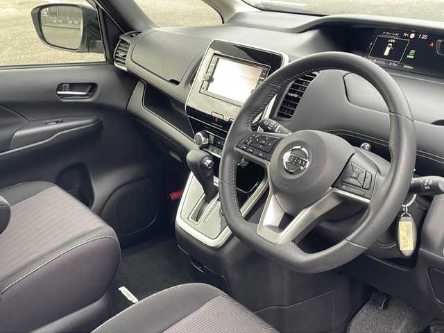 日産 セレナ ハイウェイスターVセレクションⅡ 福岡県 2019(平31)年 3万km ブリリアントホワイトパール 純正7インチSDナビ/CD/DVD再生機能有/Bluetooth/全周囲カメラ/両側パワースライドドア/クルーズコントロール/11インチフリップダウンモニター/純正アルミホイール/セーフティパックA/LEDヘッドライト/純正フロアマット/純正ドライブレコーダー/コーナーセンサー