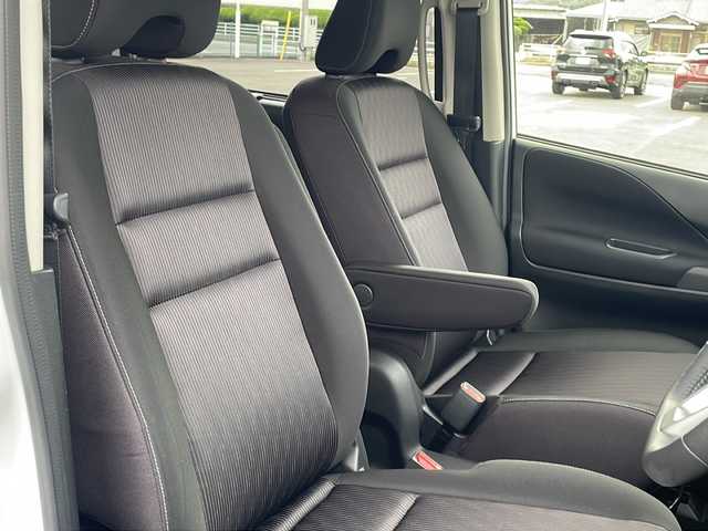 日産 セレナ ハイウェイスターVセレクションⅡ 福岡県 2019(平31)年 3万km ブリリアントホワイトパール 純正7インチSDナビ/CD/DVD再生機能有/Bluetooth/全周囲カメラ/両側パワースライドドア/クルーズコントロール/11インチフリップダウンモニター/純正アルミホイール/セーフティパックA/LEDヘッドライト/純正フロアマット/純正ドライブレコーダー/コーナーセンサー