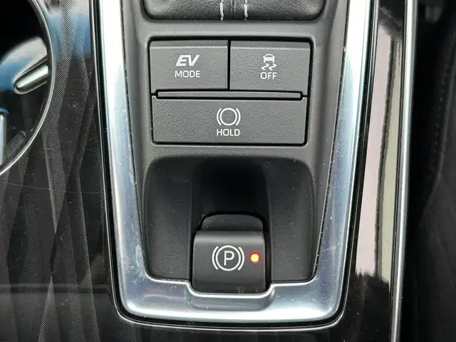 トヨタ クラウン ハイブリッド S Four 道南・函館 2018(平30)年 2.5万km プレシャスブラックパール /純正ナビ//フルセグTV//ドライブレコーダー 前後//バックカメラ//前席シートヒーター//前席パワーシート//革巻きステアリング//ステアリングヒーター//TVキャンセラー//パドルシフト//プリクラッシュセーフティー//ブラインドスポットモニター//リアクロストラフィックアラート//クリアランスソナー//LTA//ビルトインETC//LEDヘッドライト//フォグランプ//EV MODE//クルーズコントロール