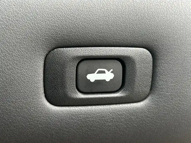 トヨタ クラウン ハイブリッド S Four 道南・函館 2018(平30)年 2.5万km プレシャスブラックパール /純正ナビ//フルセグTV//ドライブレコーダー 前後//バックカメラ//前席シートヒーター//前席パワーシート//革巻きステアリング//ステアリングヒーター//TVキャンセラー//パドルシフト//プリクラッシュセーフティー//ブラインドスポットモニター//リアクロストラフィックアラート//クリアランスソナー//LTA//ビルトインETC//LEDヘッドライト//フォグランプ//EV MODE//クルーズコントロール