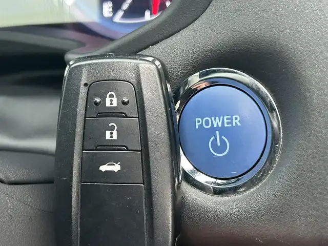 トヨタ クラウン ハイブリッド S Four 道南・函館 2018(平30)年 2.5万km プレシャスブラックパール /純正ナビ//フルセグTV//ドライブレコーダー 前後//バックカメラ//前席シートヒーター//前席パワーシート//革巻きステアリング//ステアリングヒーター//TVキャンセラー//パドルシフト//プリクラッシュセーフティー//ブラインドスポットモニター//リアクロストラフィックアラート//クリアランスソナー//LTA//ビルトインETC//LEDヘッドライト//フォグランプ//EV MODE//クルーズコントロール