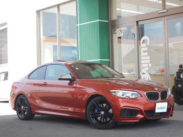 ＢＭＷ Ｍ２４０ｉ クーペ 茨城県 2017(平29)年 4.7万km サンセットオレンジ インテリジェントセーフティー/トランクスポイラー/サンルーフ/前席パワーシート/・運転席メモリー機能付き/純正HDDナビ/バックカメラ/BT接続/CD/DVD再生/前後ドライブレコーダー/パークディスタンスコントロール/USB端子/クルーズコントロール/パドルシフト/アイドリングストップ/本革巻きステアリング/前席シートヒーター/MTモード付きAT/オートワイパー/オートライト/フォグランプ/リアフォグライト/スマートキー/プッシュスタート/ミラー一体型ETC/純正マット/ステアリングリモコン/スマートキー/プッシュスタート/取説/保証書